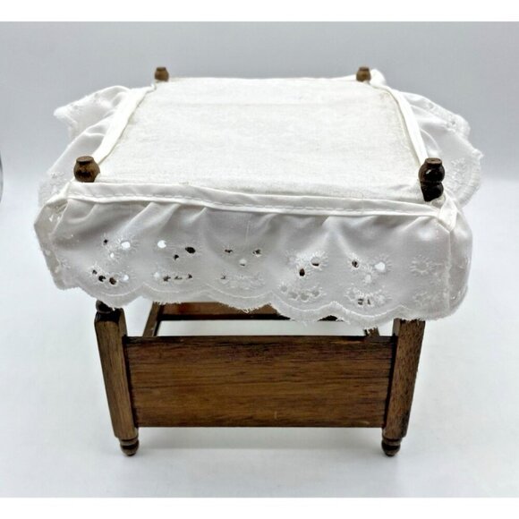 Vintage Doll House Canopy Bed Miniature Wood Handmade Eyelet Cover Retro Play - Picture 5 of 15